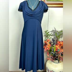 Elegant Blue Evening Dress with Lace and Sequin Trim Size 10